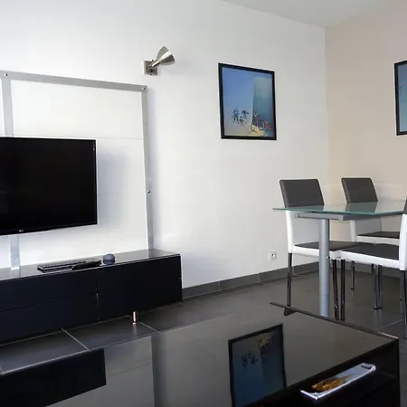 Le Palais - Appartement Au Centre Ville Avec Parking Prive Quimper Exterior foto